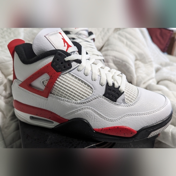 Air Jordan 4 Retro - Picture 7 of 15